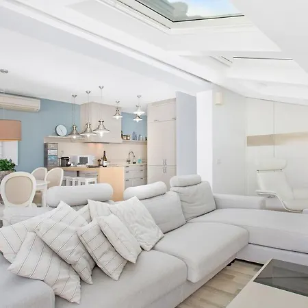 Gala Villa *